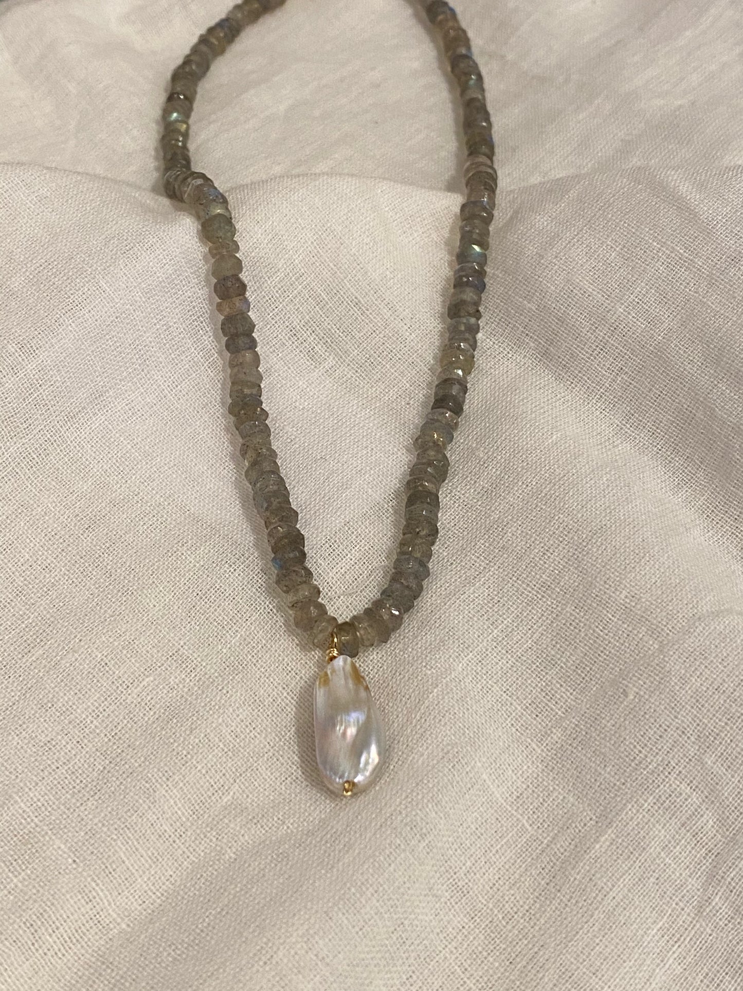 JN4302 Laboradite W/Freshwater Pearl Drop