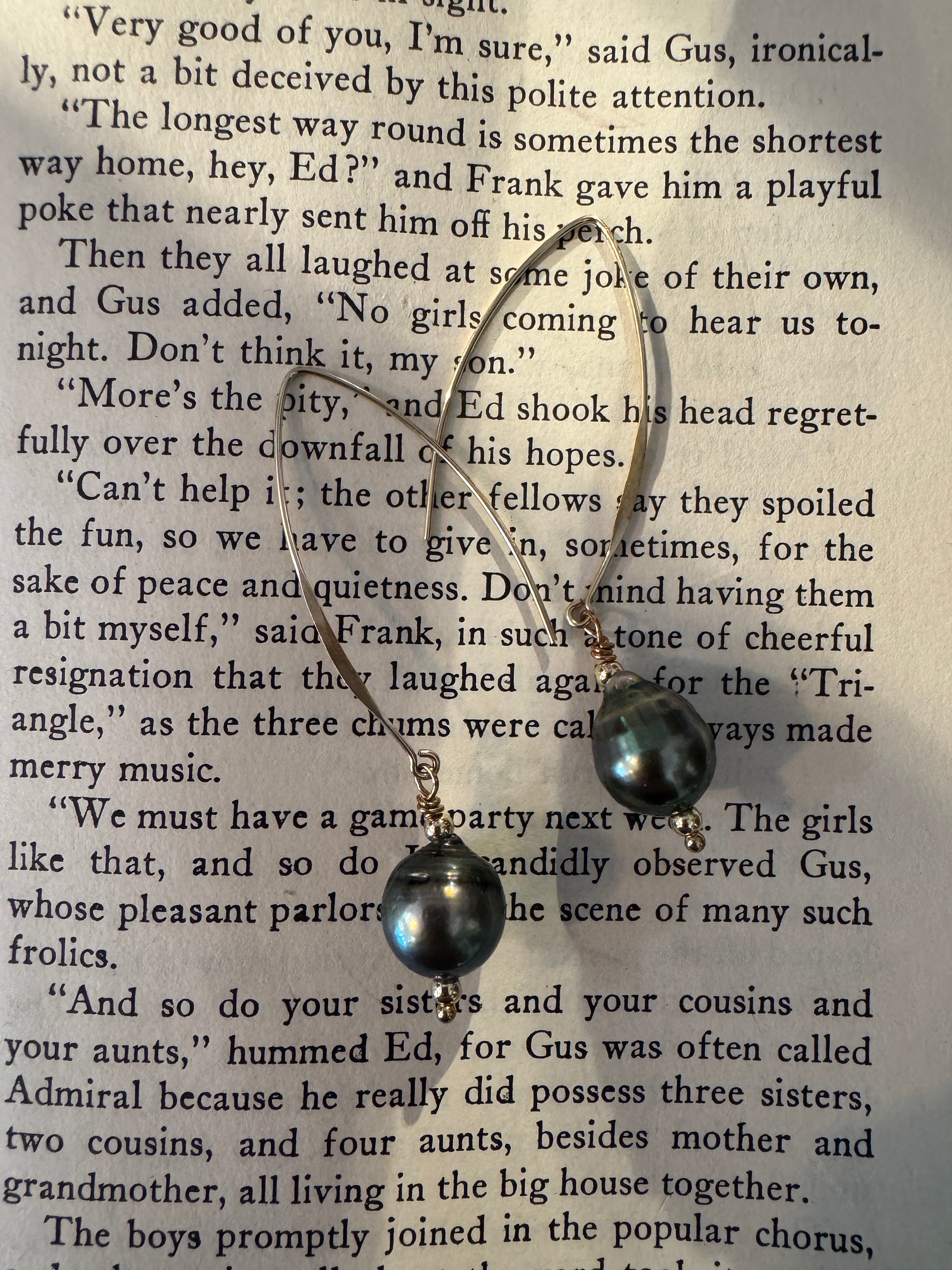 SN4473-TahitianHookEarrings