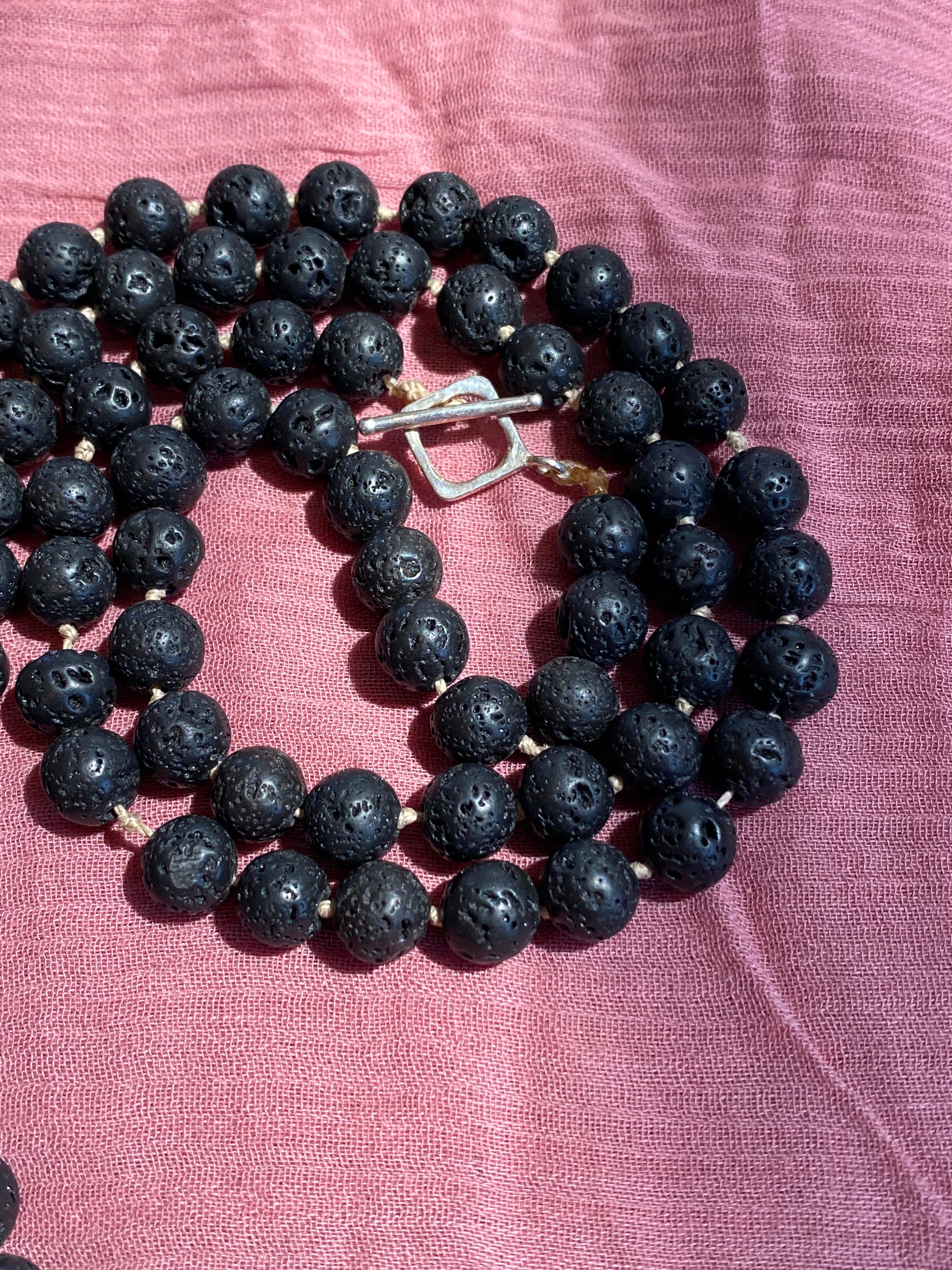 SN3086BlackLavaBoneFeatherPendant