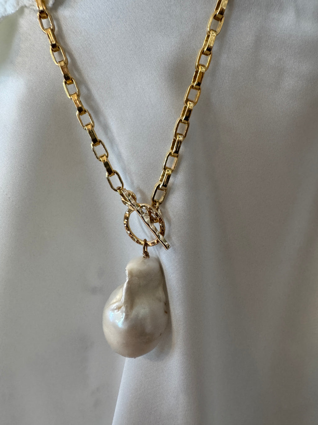 SN4497-SouthSeaWhitePearlFancyChainNecklace