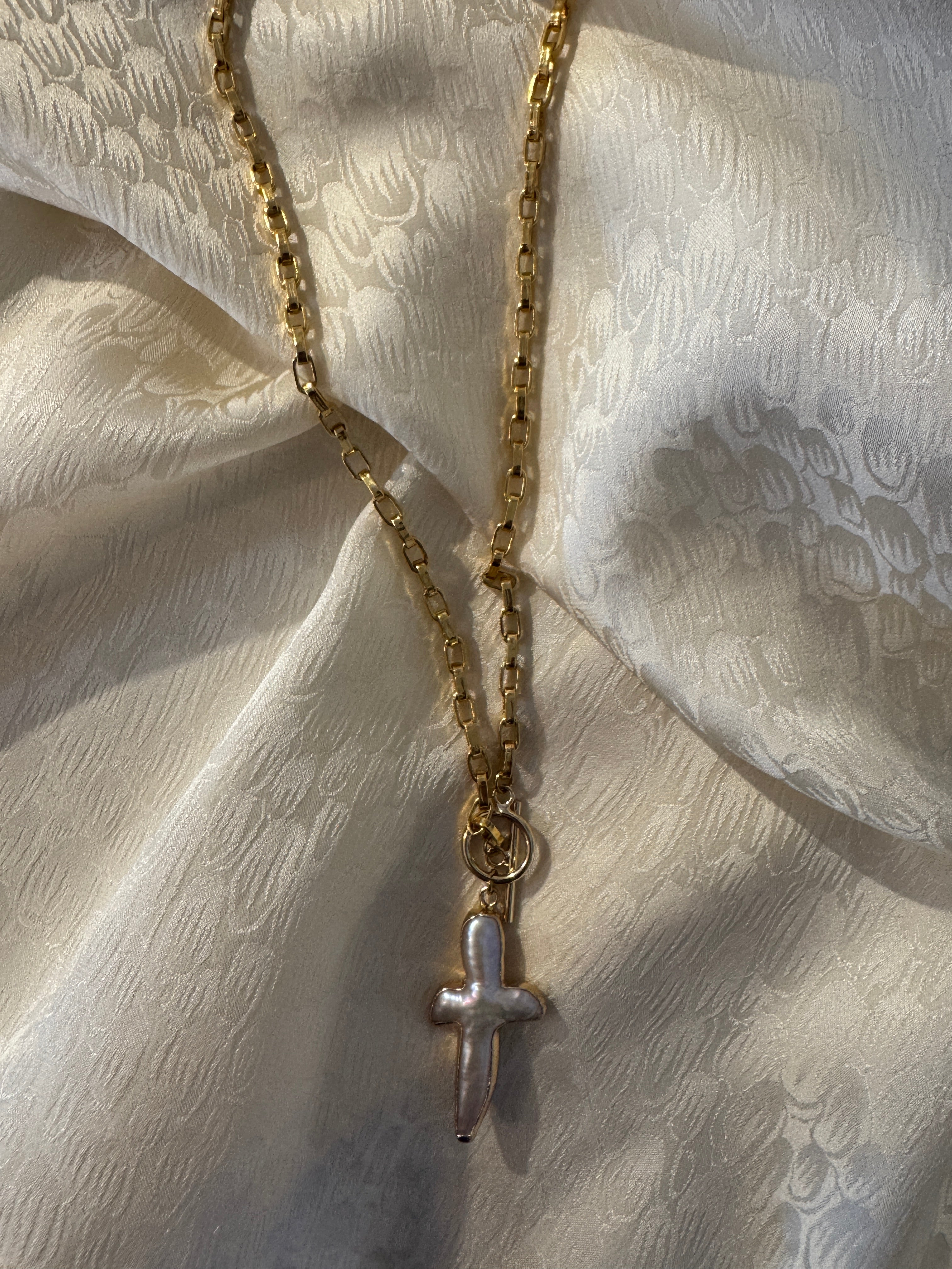 SN4526-FancyGFChain/LargeGold/PearlCross