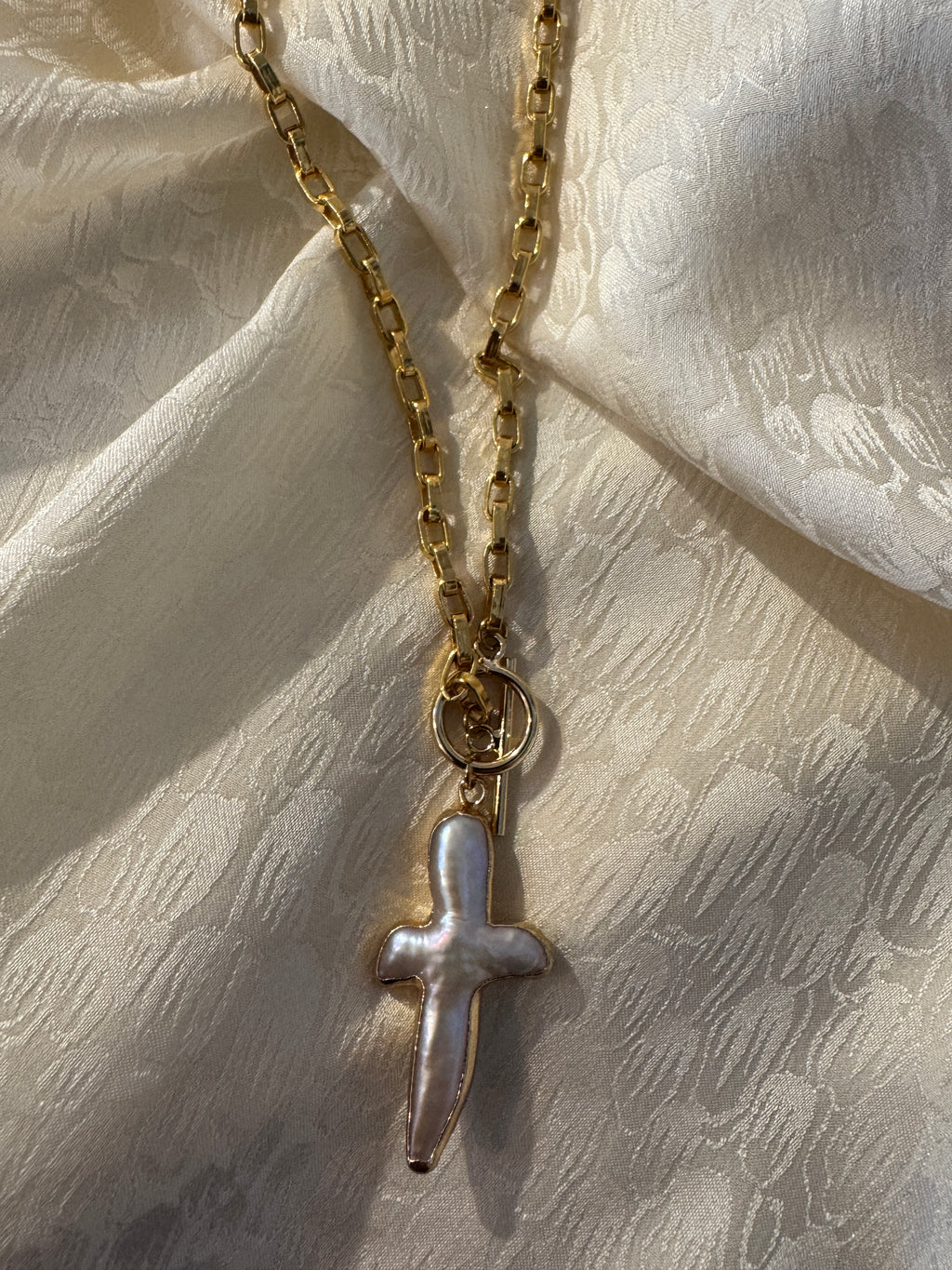 SN4526-FancyGFChain/LargeGold/PearlCross