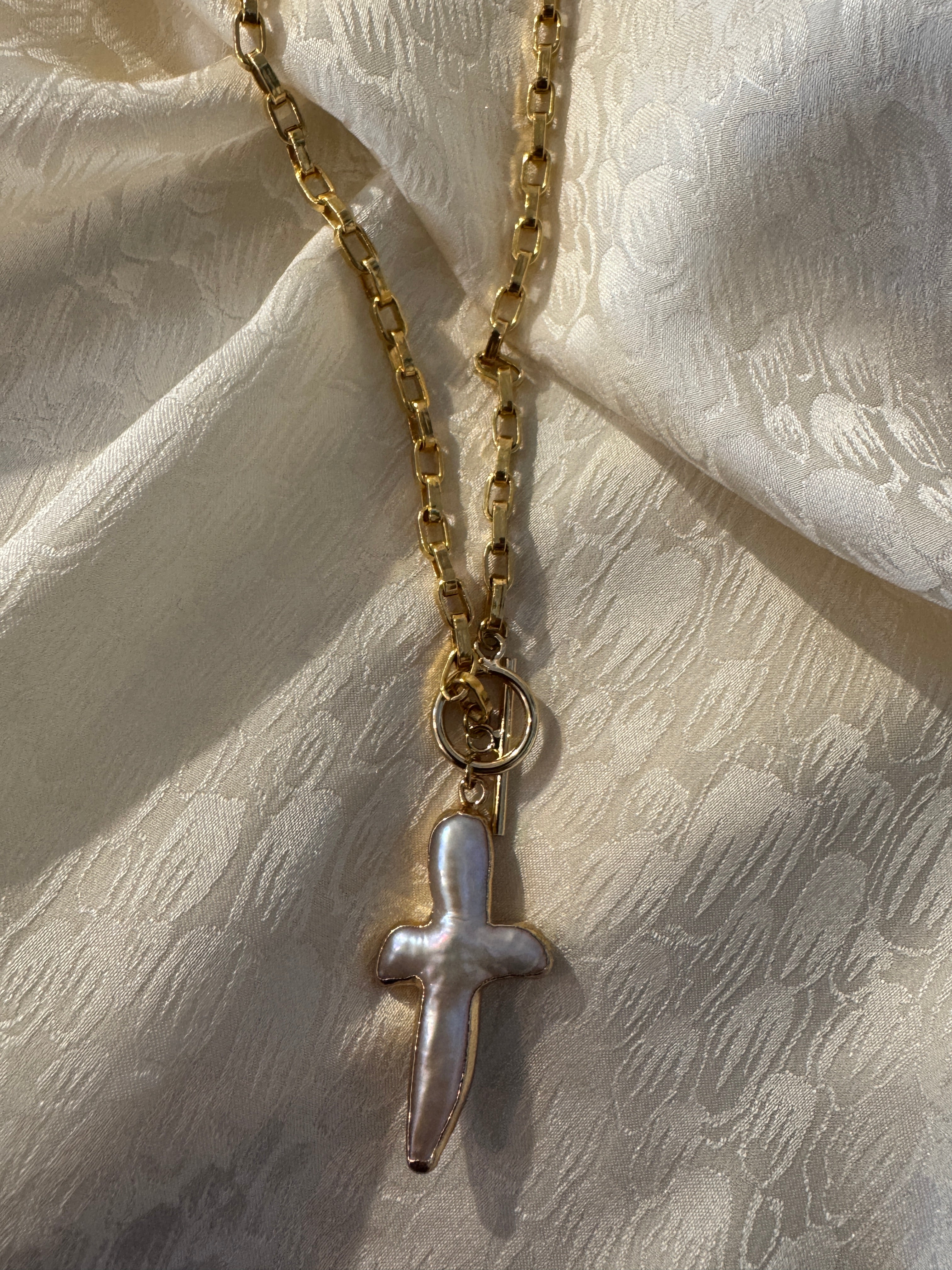 SN4526-FancyGFChain/LargeGold/PearlCross