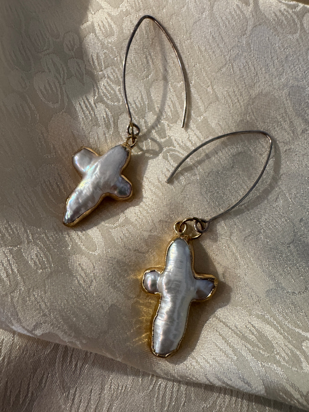 SE4524-LargeGold/PearlCrossEarrings