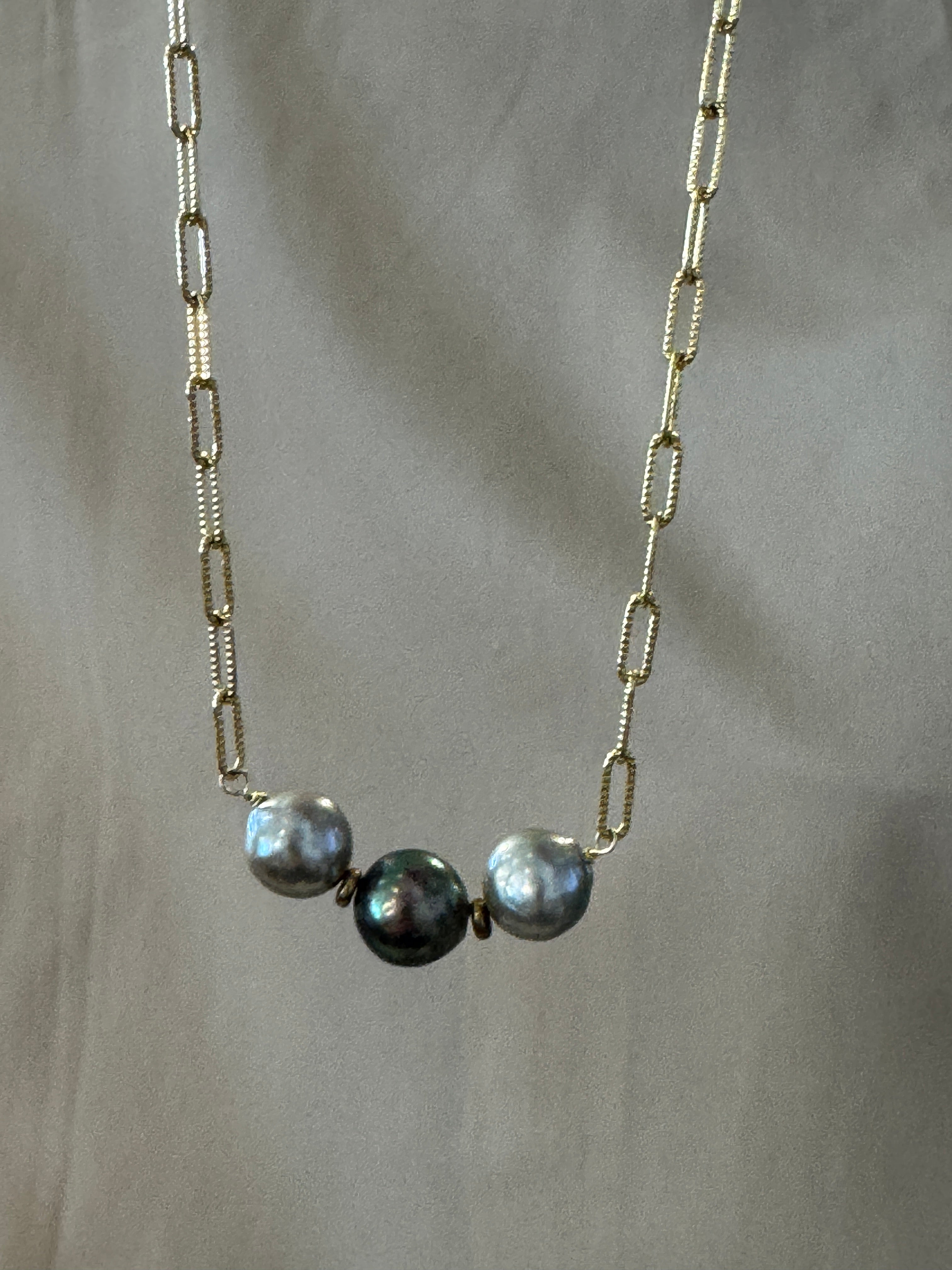 SN4357-TripleTahitianFancyGFChainNecklace