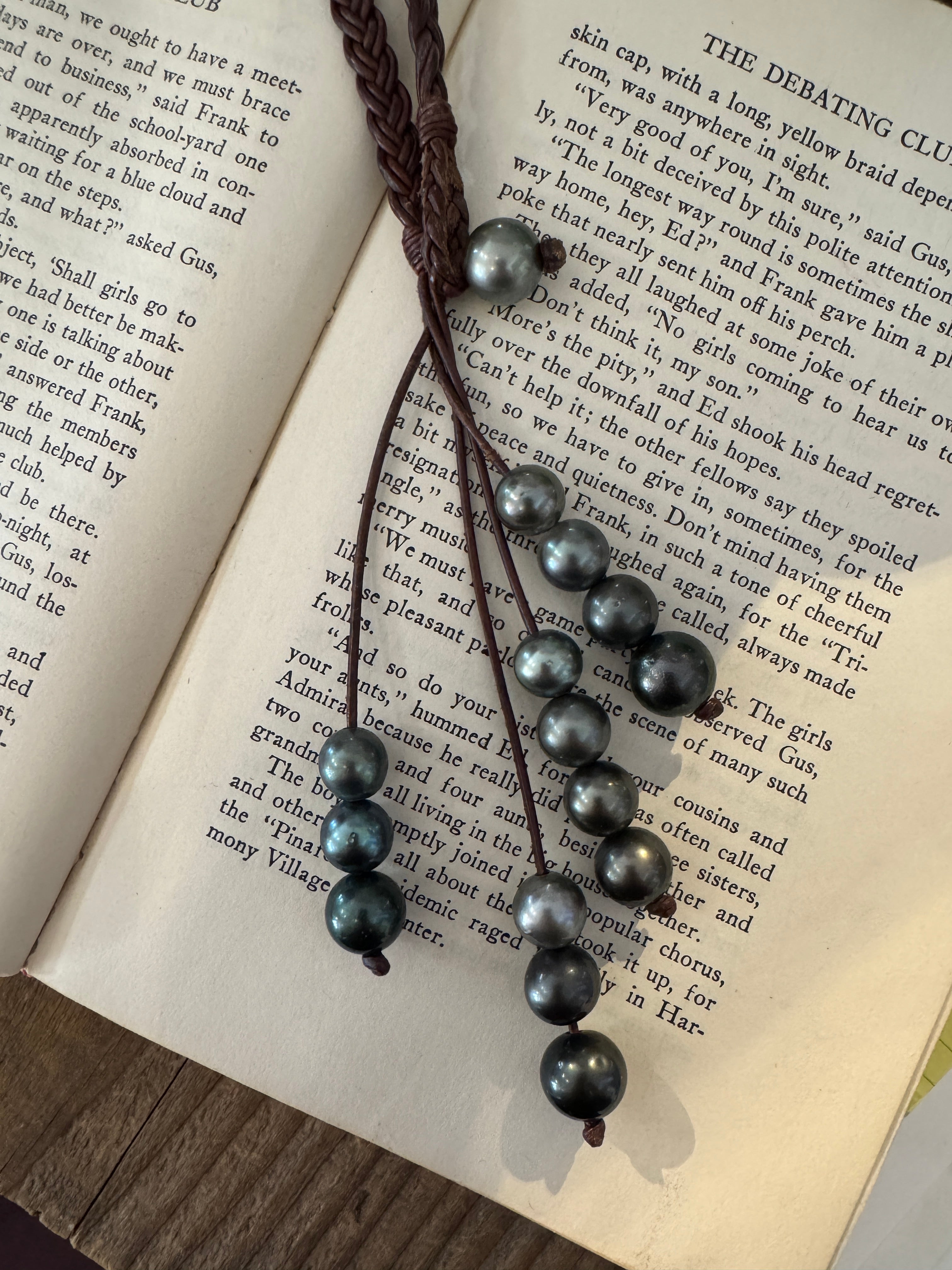 SN4391-KimberlyVynPearl/LeatherNecklace