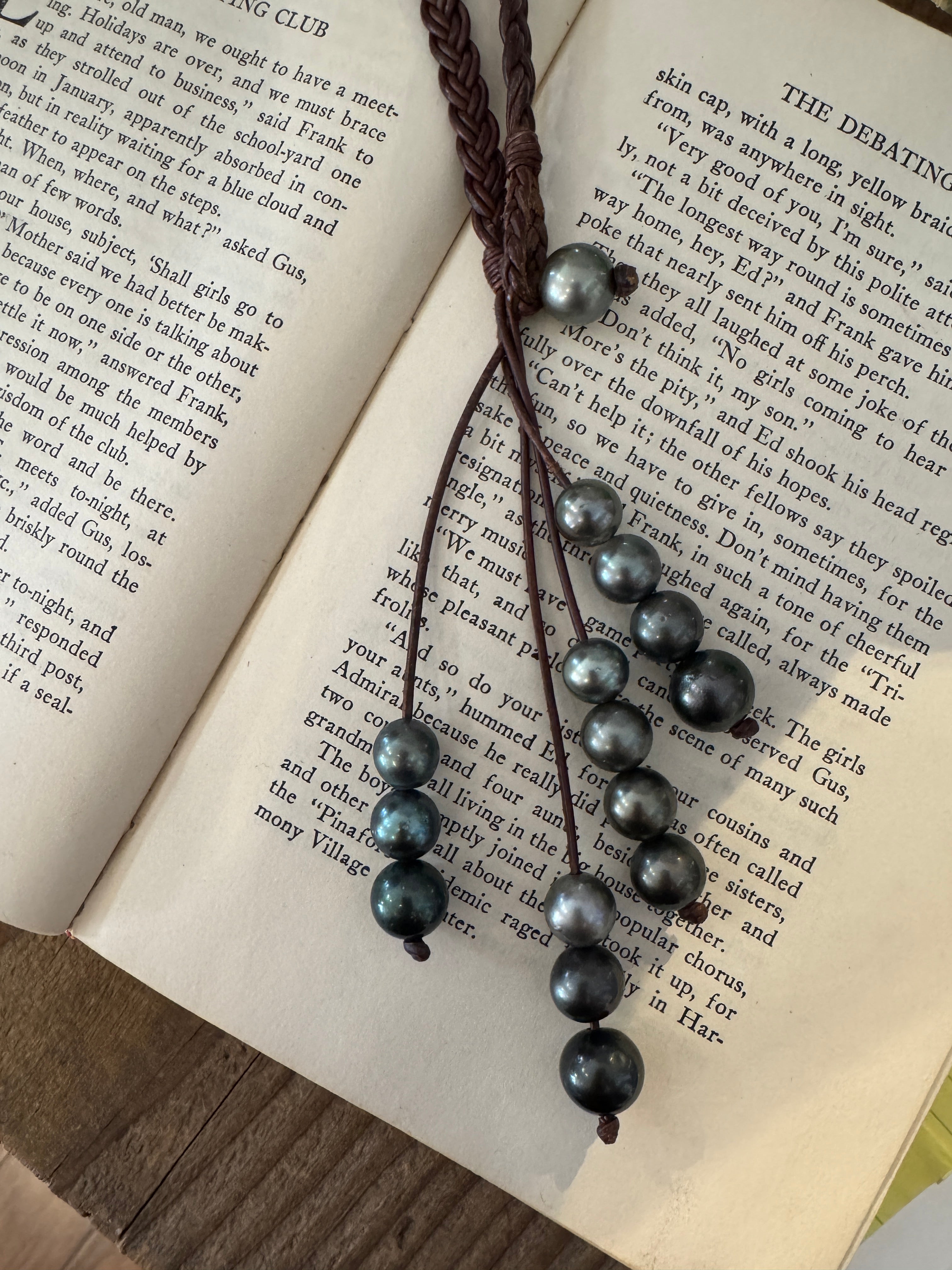 SN4391-KimberlyVynPearl/LeatherNecklace